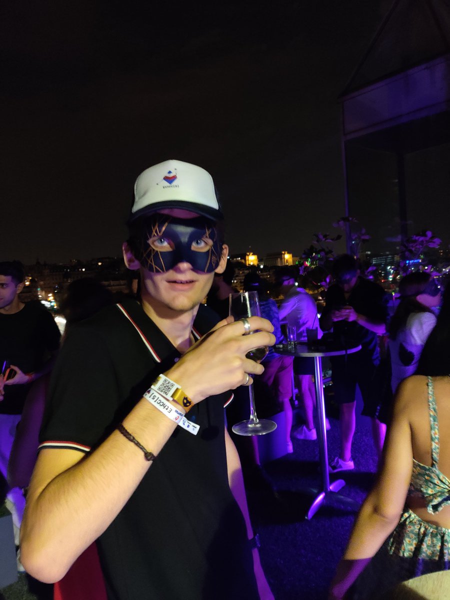 LilMoonLambo tweet media