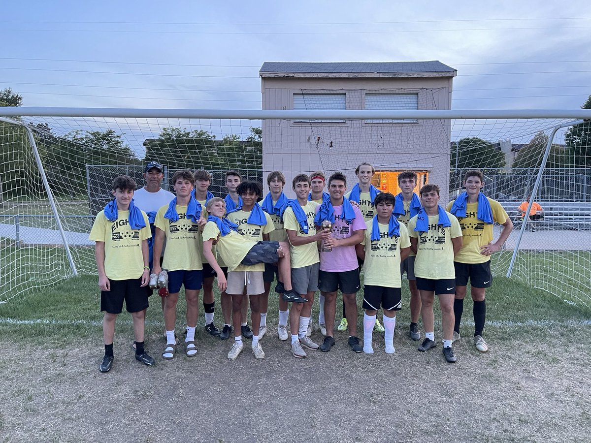 TheEi8hts's tweet photo. Congrats to @C1stogaBoysSocc for winning the 2022 Thursday League Championship! They defeated @BW_BoysSoccer in the final 3-2. They went 11-1 (only loss to @BW_BoysSoccer in regular season) and a 3-0 run in the tournament. https://t.co/7MzPGMNqfK