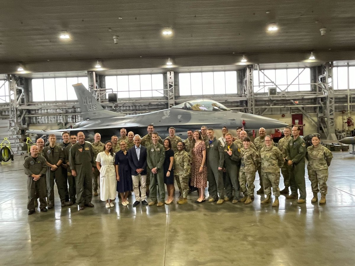 ジョージ・グラス駐日米国大使 (@usambjapan) on Twitter photo What a memorable time to speak with the men and women of Misawa Air Base. The F-16s and P-8s are formidable, but it is the <a href="/TeamMisawa/">Misawa Air Base</a> who truly make this Alliance work. What a memorable time to speak with the men and women of Misawa Air Base. The F-16s and P-8s are formidable, but it is the <a href="/TeamMisawa/">Misawa Air Base</a> who truly make this Alliance work.