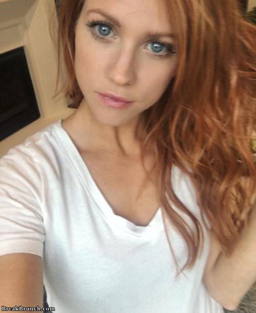 FrecklesGlow's tweet photo. Like and retweet if you love girls with red hair! #redhead #firered #redheaded #freckles #prettygirl #PrettyWoman #redheadshavemorefun #freckled #freckles #kawaiigirl #redhair #redheadsarehot #frecklesbabe #redheadshavemorefun 🍀 #redheadonlyfans https://t.co/ZZkiMj2ESI ❤️🌹 https://t.co/Um5krY4MnK