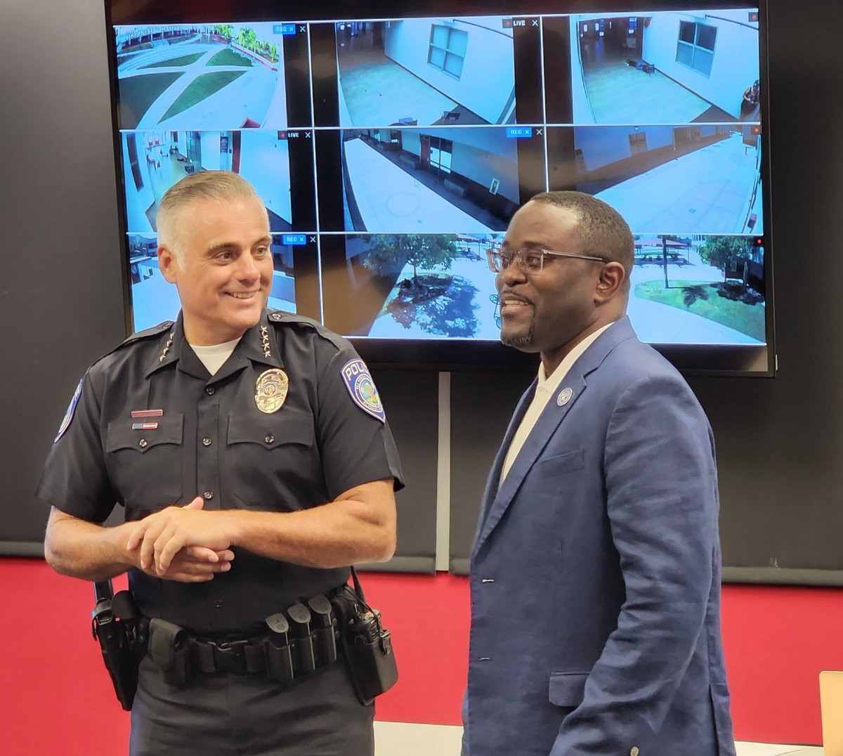 Every split-second counts &amp; the Multi-Agency Active Shooter Simulation that took place today in @ValVerdeUSD provided realistic, multi-layered, methodical training that I can see becoming a national model. Thanks to @VVUSDmclark, every officer, agency &amp; volunteer! #vvsafeschools