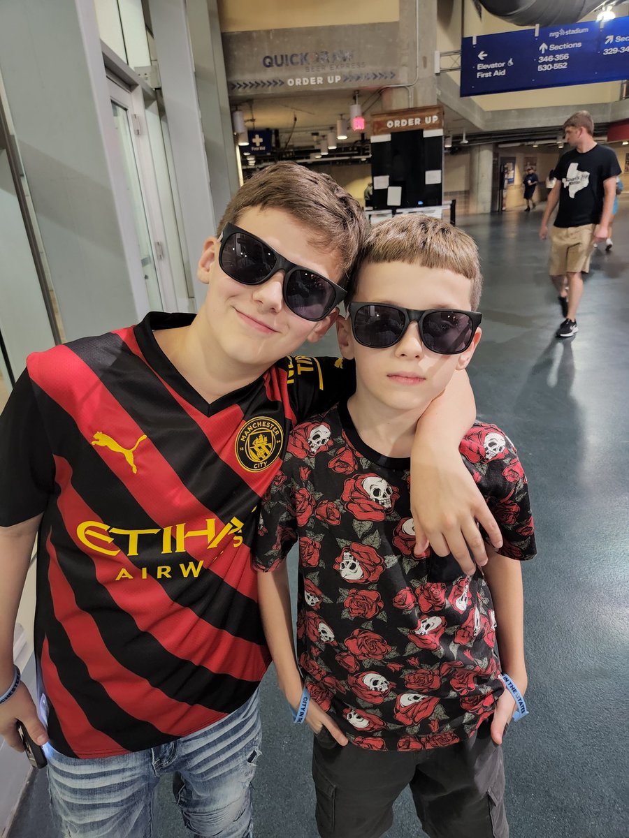 c3dramm's tweet photo. What a Great 3 day trip to H-Town!! We hit Copa de Lone Star and an Astros game. It was so GREAT to spend time with my 2 oldest sons! They are growing up and time flys, but memories are forever! https://t.co/jwJ0wEOjKX
