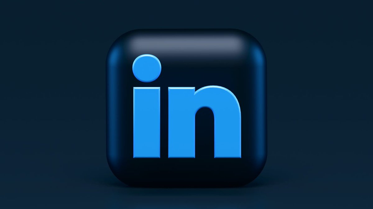 PrivacyNinjaSG's tweet photo. On #LinkedIn ? Here's what you should know: It remains the most impersonated brand in #Phishing attacks 😖 #cybersecurity #DataProtection 
https://t.co/ViqFWNSnbY https://t.co/fXqwOF686l
