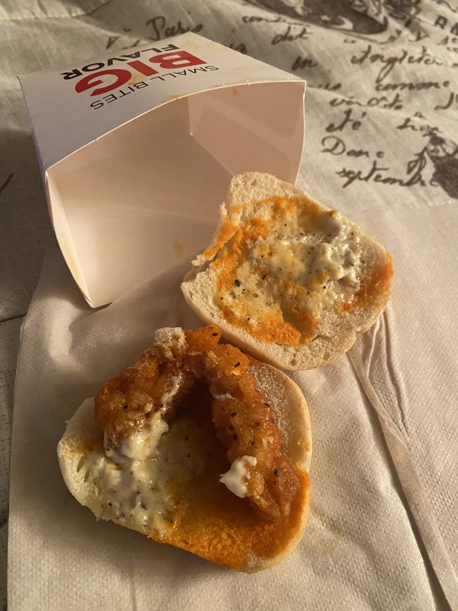 CallMeCatEyes's tweet photo. I made a tiktok asking why, Arby’s…I need some answers!! Haha Why would your staff allow this to pass quality control?? That is NOT a slider! Y’all are messing with my mental health today! @Arbys @ArbysCares https://t.co/ZNa3k7b3vd