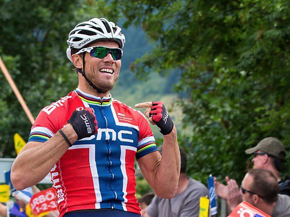 RheZon_'s tweet photo. J'avais besoin de partager ça, à cette heure tardive, pour mon bien être personnel.

Foutu poussière dans l'œil. #TDF2022 https://t.co/FQeKcFaMpb