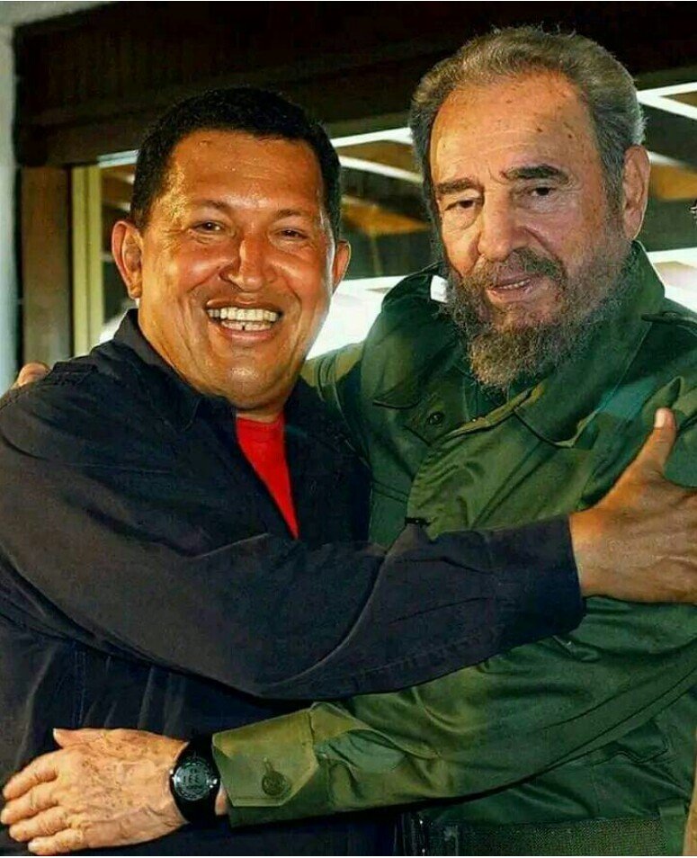 JesusLeo_Rivero's tweet photo. Viva #Cuba Revolucionaria Viva la Cuba que salva Vidas en el #Mundo la Cuba Internacionalista la #CubaInvicta de los #MambisesDeAcero la de #Fidel el #Che y #Martí Viva! Cuba de los Eternos Mejores Amigos #PonTuFotoDeFidel y que Viva #Chavez @DiazCanelB @NicolasMaduro #Venezuela https://t.co/zbeH6DfZLG