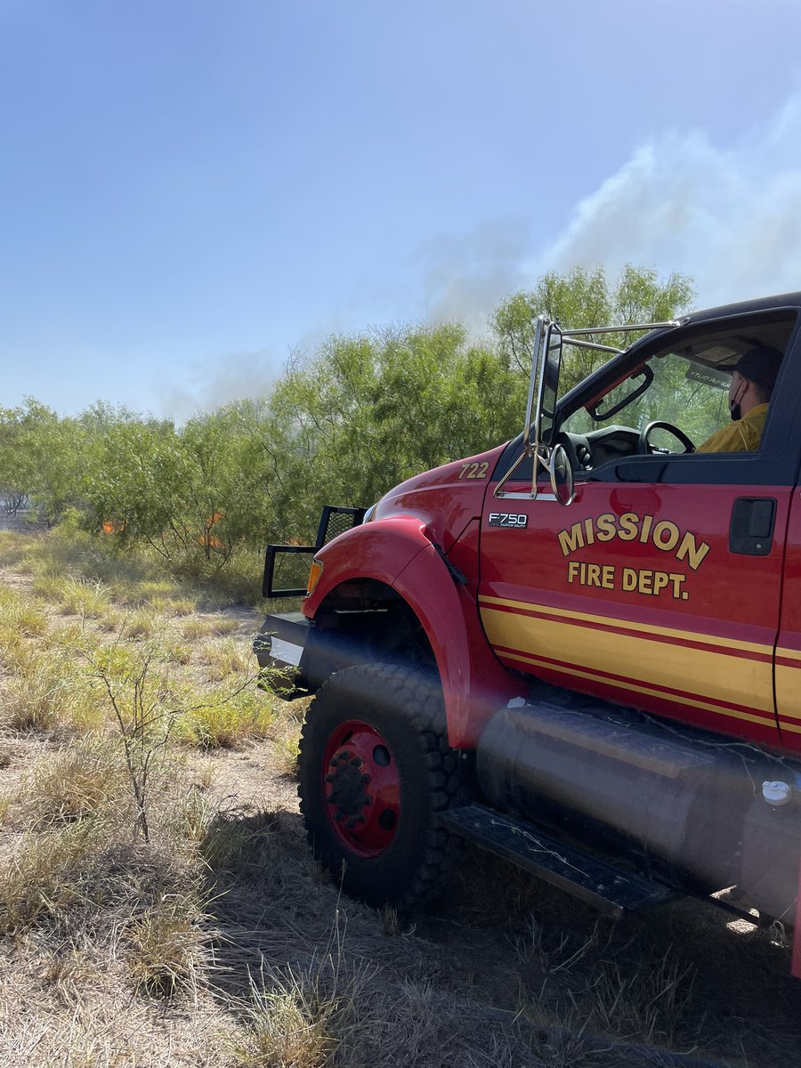 CityOfMissionTX's tweet photo. The Laguna Seca Fire ๐ฅ has been contained. Thanks to our Mission Firefighters and all neighboring fire ๐จ๐ปโ๐ crews for helping to battle the 240 acre fire. ๐ ๐งฏ #LagunaSecaFire #Teamwork #AlwaysOnHand https://t.co/klrePKe0tf