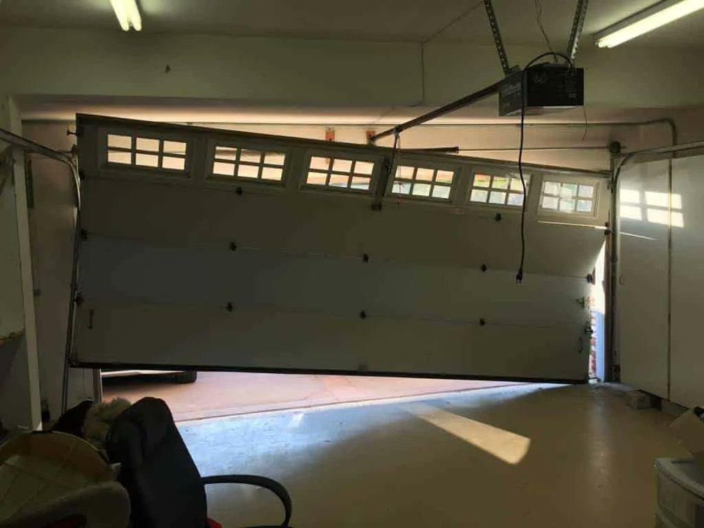 CoyoteDoors's tweet photo. Garage Door making funny noises? Call us and have a tune-up and avoid costly repairs. 480-800-7615 https://t.co/J8f0RY4p11
