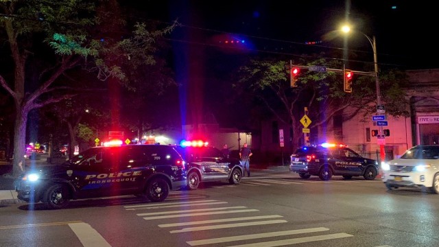Prayers for the two police officers shot in the City of Rochester, NY tonight. whec.com/rochester-new-…