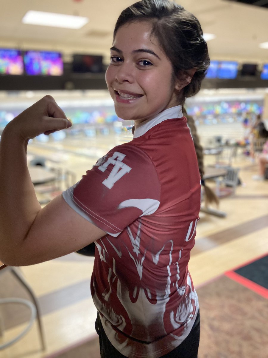 RoseUgbinada's tweet photo. Had to represent a bit of the Fort while up in nationals in Grand Rapids, Michigan #trapsquad #juniorgold https://t.co/3PcspQHFUf