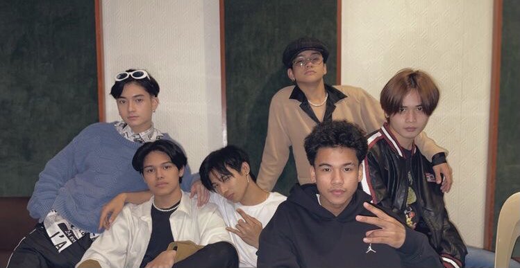 ALAMATFEED's tweet image. [💌] hi magiliws ~ this account is dedicated to post random photos, clips and other #ALAMAT related contents ✨

rts and likes are much appreciated 🫶