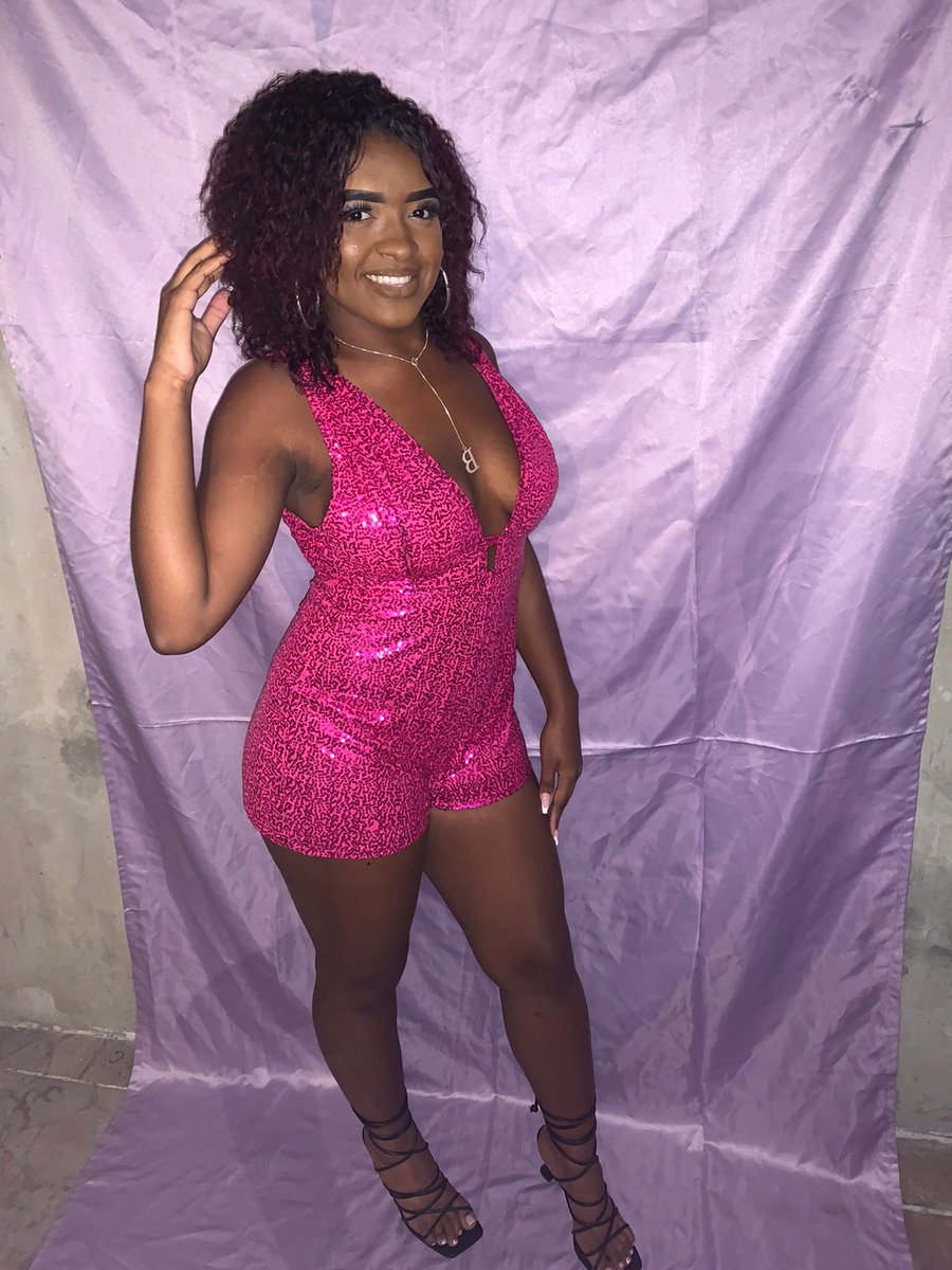 Thuane31064008's tweet photo. Parabéns pra mim!! Agora é 18 de garota haha🤍✨🎉 https://t.co/NFbdvrKosa