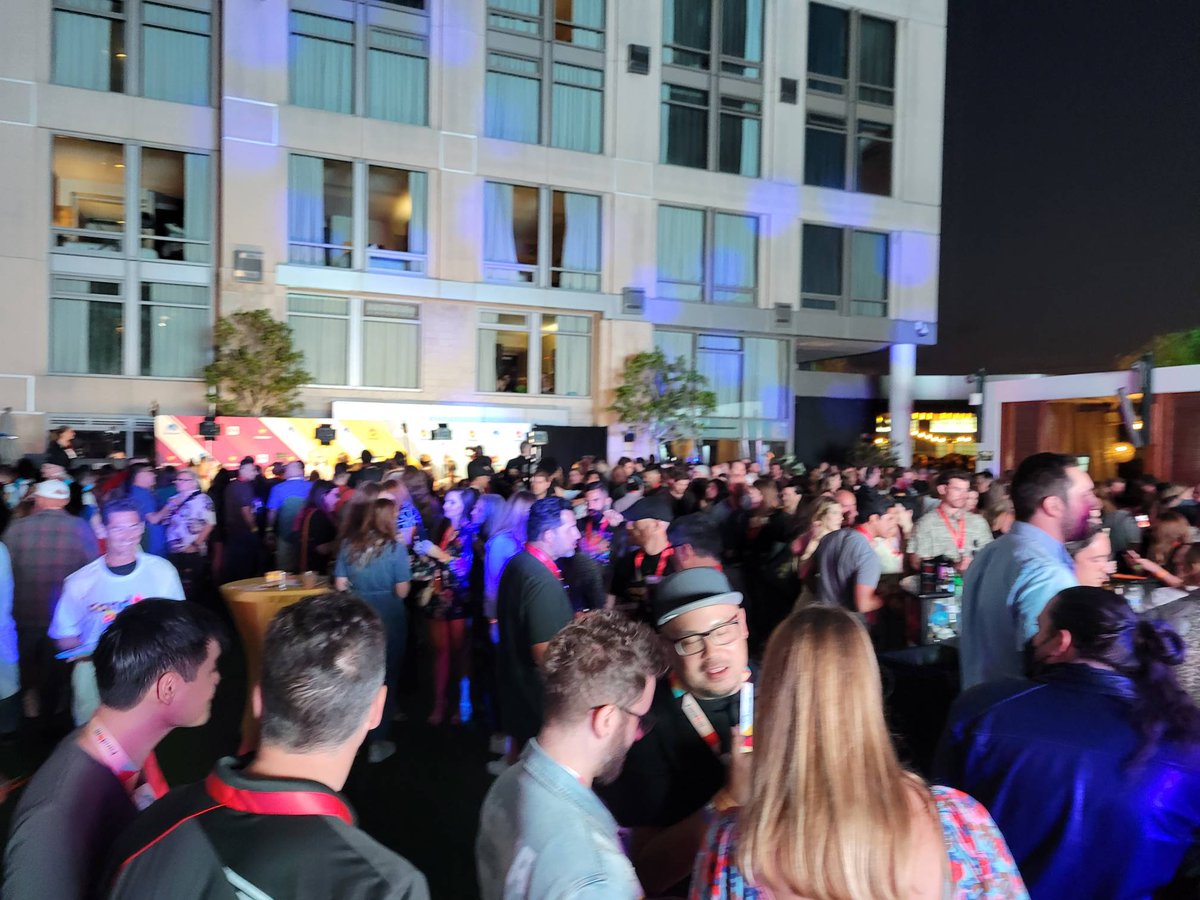 Meeting my twin at the Fandom party #ForTheLoveOfFans