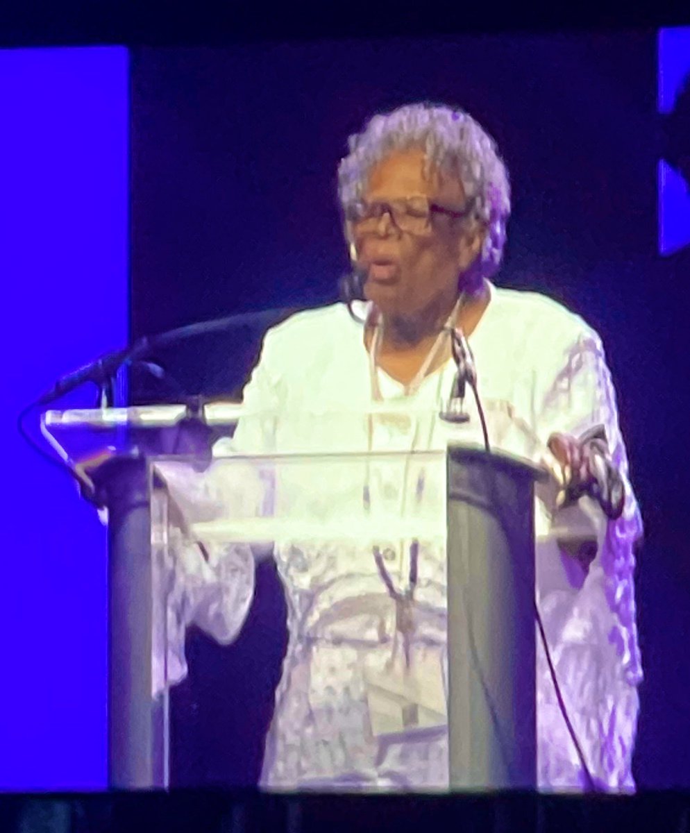 Yarissa6's tweet photo. Wow what an incredible opening program at @ZPHIBHQ #boule2022. Honoring the legacy of former leaders and trailblazers including Soror Opal Lee, the βgrandmotherβ of #Juneteenth. #zphib1920 #zetaphibeta https://t.co/FOFFTW2mpT