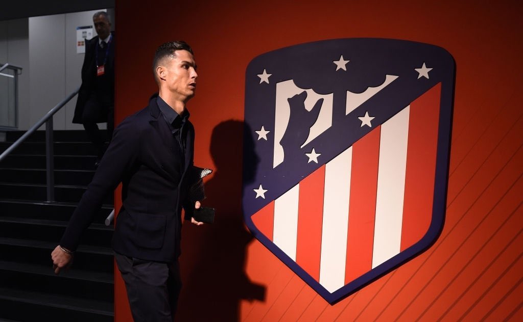 CR7_799's tweet photo. لو ذهب الأسطوره كريستيانو رونالدو الى اتلتيكو مدريد سأكون قد خُدعت مرتين.
.
الأولى حين احببتهُ كأسطورة
والثانيه حين ذهب للغريم بعد ان احببتهُ كأسطورة.
.
اتمنى ان لانكون نحن آخر مايفكر فيه صاروخ ماديرا وكبير فونشال الدون كريستيانو رونالدو دوس سانتوس افيرو. https://t.co/759x0q4xhT