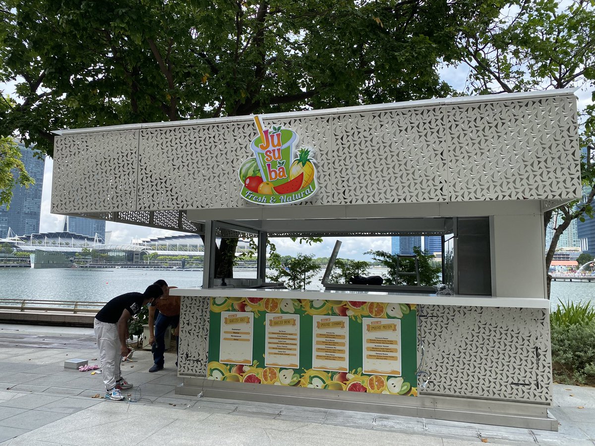 FukkaruF's tweet photo. 真横のキオスクでジュースショップオープンします🥤

理由としてはジェラートキャパシティ拡大！閉店二時間前とかに売切れて機会損失が多かったのでジェラートストッカー設置する倉庫がほしいなと思い横を見たら丁度いい距離に丁度いいテナントを見つけました🫡

思いつきで始めてしまい今更不安&amp;緊張 https://t.co/UKfMoTdtsm