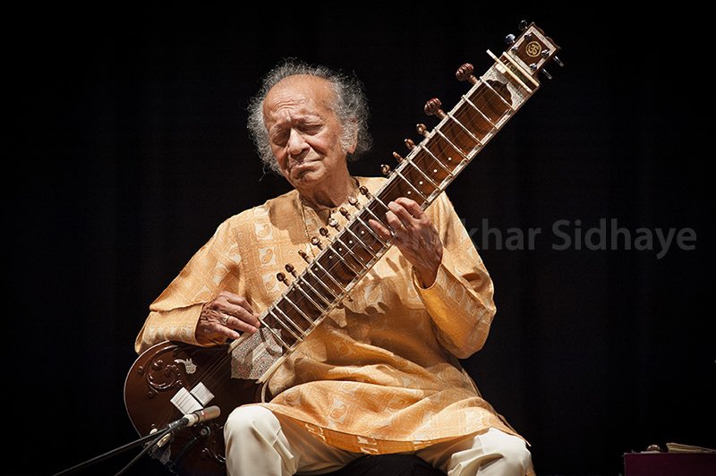 ashzingh's tweet image. Just in case you don’t know: Sitar and Veena are made from Pumpkin 🎃 (Kaddu)!