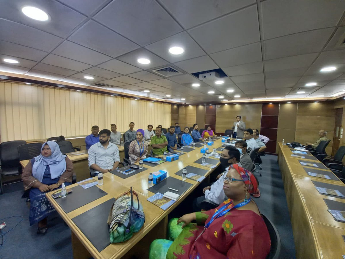 SIPG_NSU's tweet photo. 📣 Orientation Program 📣
of 2nd batch of 𝐄𝐱𝐞𝐜𝐮𝐭𝐢𝐯𝐞 𝐌𝐚𝐬𝐭𝐞𝐫𝐬 𝐢𝐧 𝐏𝐨𝐥𝐢𝐜𝐲 𝐚𝐧𝐝 𝐆𝐨𝐯𝐞𝐫𝐧𝐚𝐧𝐜𝐞 (𝐄𝐌𝐏𝐆) was held today at SIPG, NSU
#executivemasters #publicpolicy #publicadministration #SIPG, #EMPG https://t.co/coiXmILAW9