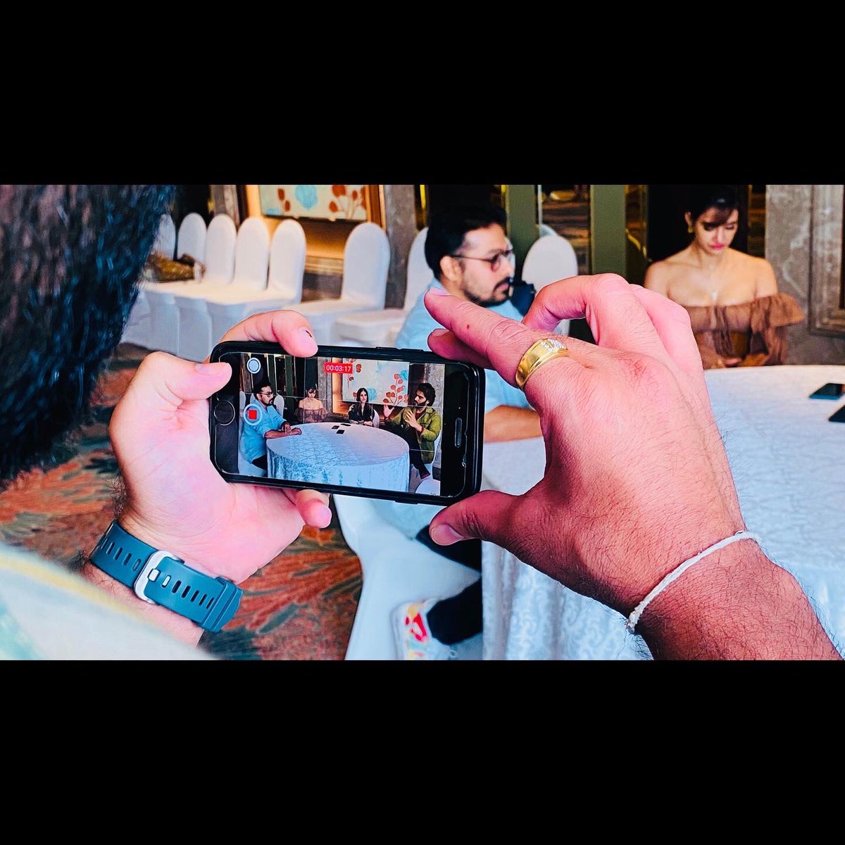 totalthilwa's tweet photo. What fun it was to meet you guys @arjunk26 @TaraSutaria @DishPatani 😇🤘🏻
Missed @TheJohnAbraham 🙃
#EkVillainReturns #ArjunKapoor #TaraSutaria #DishaPatani #RJTathagat #RedFM #RedFMIndore https://t.co/uuaZ8Bx9in