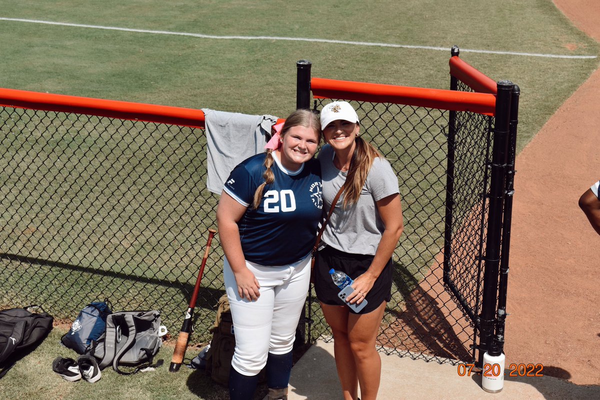 Olivia Cummings tweet media