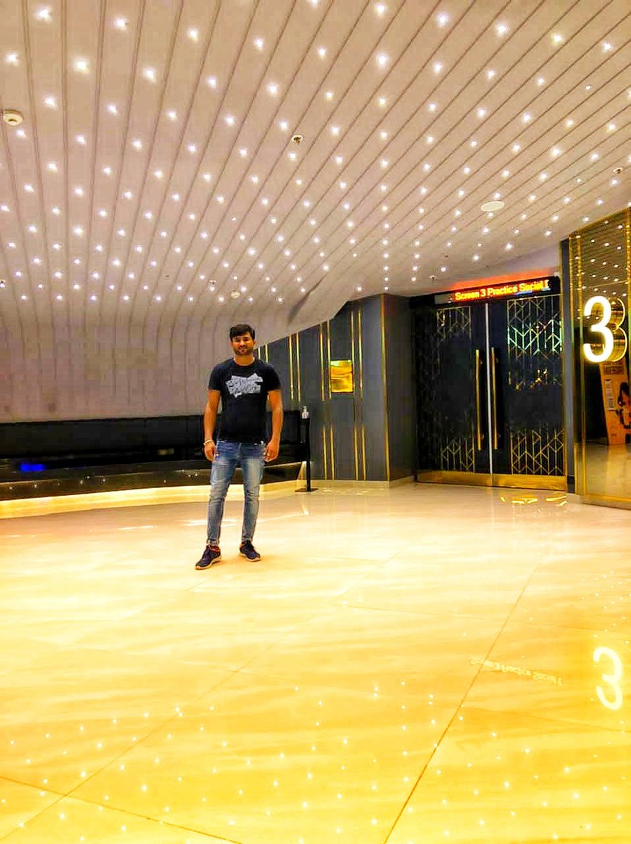 DeepakDRock's tweet photo. किसी को कितना भी प्यार दे दो
आखिर में उसे थोड़ा कम ही लगता है
#photo #deepakdrock #MoviePoster #movie https://t.co/sKXwKXbtpm