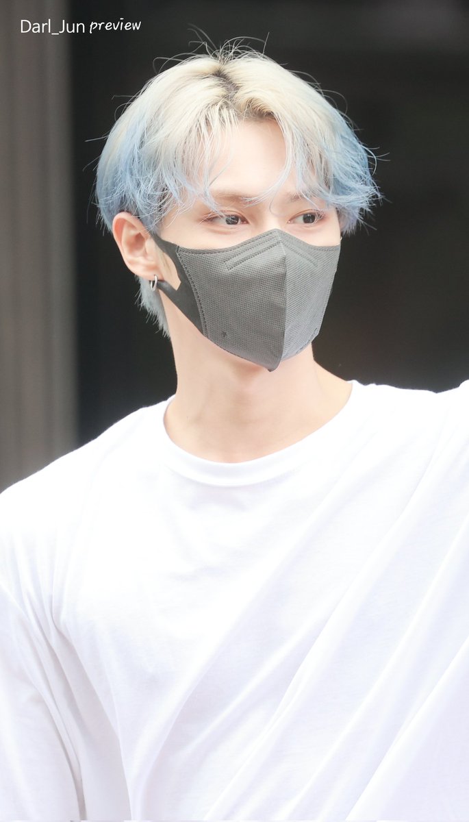Darl_Jun6's tweet photo. 220722 뮤직뱅크 중퇴 프리뷰

#SEVENTEEN #세븐틴 #준 #JUN #文俊辉 https://t.co/EqpDrFTSAb