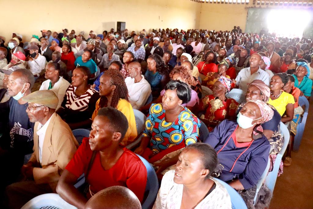 nduyamuthama's tweet photo. 1/2 While discussing the criterion for the upcoming election with the Kamba community living in Embu County, i urged them to vote for #KenyaKwanza Govt as part of a roadmap towards this election. #KambaNation has for years been excluded from talks of reforms in this country. https://t.co/AAOE38w224