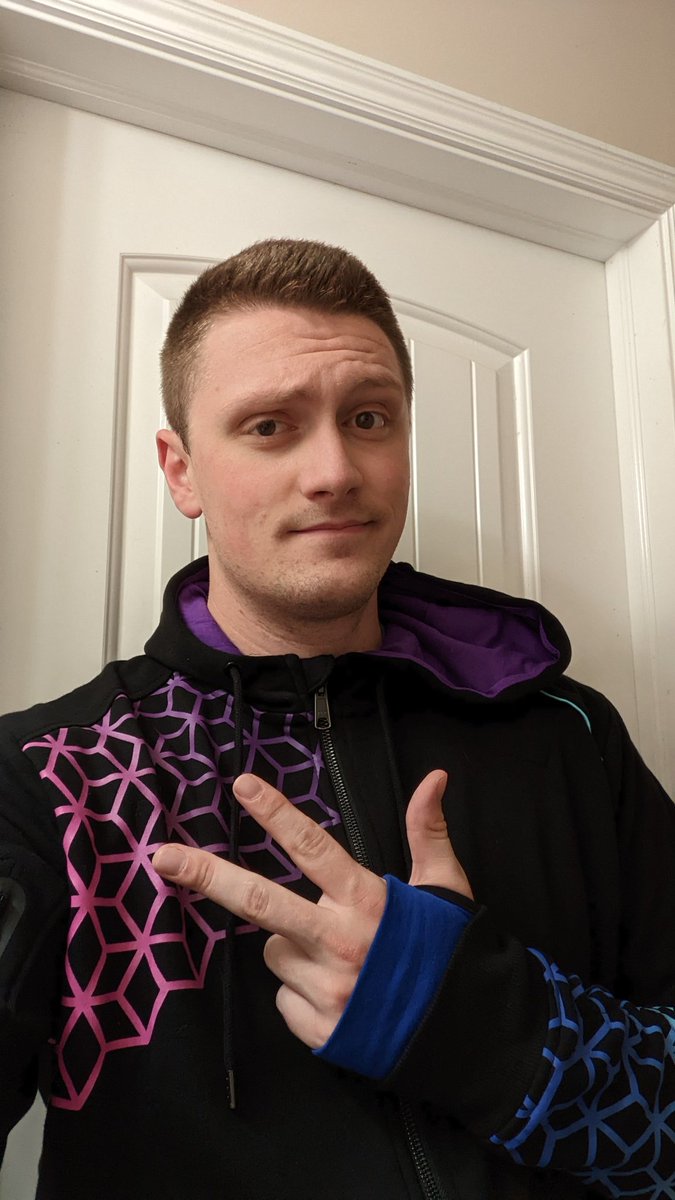 Flames_Nation's tweet photo. Just got a @ShrtCrctYT hoodie! I absolutely love the amount of pockets, and the design is just 🔥🔥 Absolutely worth the money! @LinusTech https://t.co/KEidhPbt4S