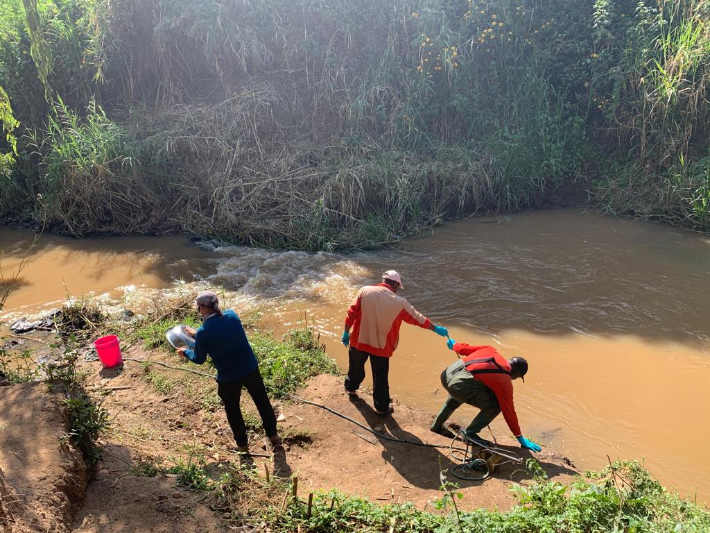 Muttley1968A's tweet image. Sometimes when we need to remember,  it's not always the hard work that motivates us. It's the fun trying &amp;amp; laughing together. @KmfriResearch @Mingjie_Suen @royalsociety @BritGeoSurvey #SmilebeHappy #LoveScience