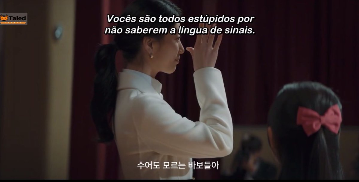 jessiane2030's tweet photo. Aii essa cena foi tão fofa🥺 ela usando a linguagem de sinais pra se comunicar com a menininha 🤏🏾💗
#ANNAEp2 https://t.co/2gomk9a6fB