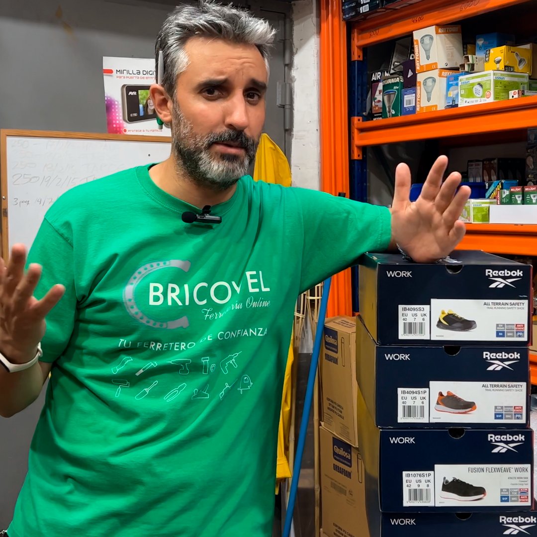 ❗️Así de extrañado se quedaría <a href="/TuFerrConfianza/">Tu ferretero de confianza</a>  si le dijeras que no te gustan los nuevos modelos de @reebok en su gama de calzado de seguridad. 

¡Zapatillas cómodas, ligeras y seguras! ¡Lo ideal para una jornada completa de trabajo 😀✅