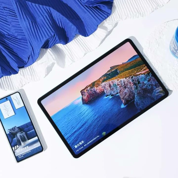 Janidushman07's tweet photo. Honor Pad 8 (HEY-W09) Unboxing🔥🔥🔥
⚡️Snapdragon 680 4G
📱11,97" 2000x1200 IPS
🔓4 / 8GB
🔒64 / 128GB
📸5-MP
🌈Android 12 (MagicUI 6.1)
📐278,54 x 174,06 x 6,9mm. 520g
🔋7250mah
🔌22,5w
💫Wi-Fi 6
💙Bluetooth: V5.1
🟢USB Type-C
#Honor #Honor70Pro #Huawei #HonorV7Pro #HonorPad8 https://t.co/ySawfUPvac