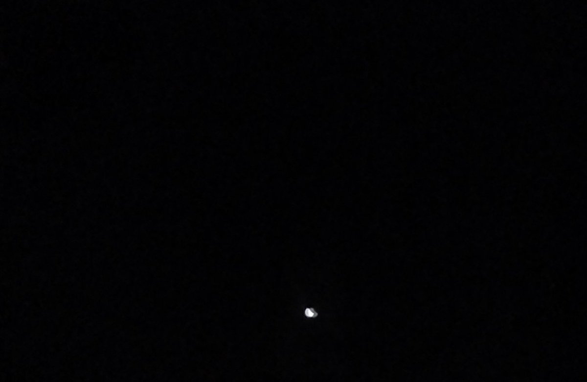 RisingJimin's tweet photo. The crescent moon was so pretty tonight that I couldn't help but think of #JIMIN! He is a precious soul I think of daily, wishing him only happiness! Jimin-ah 🫶 Saranghaeyo🫰!
#JiminsSkies⛅ https://t.co/8BuK2YLV9j