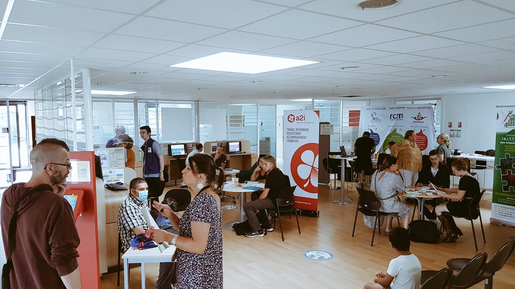Hier, à l'agence @poleemploi_HDF Clermont, avait lieu le Forum #IAE. L'occasion pour 30 chercheurs d'emploi de rencontrer plusieurs structures : AITT, Réseau coup de main, A2I, Elan CES, les Jardins du plateau Picard, Cap Emploi. Présentation également de l'accompagnement Global.