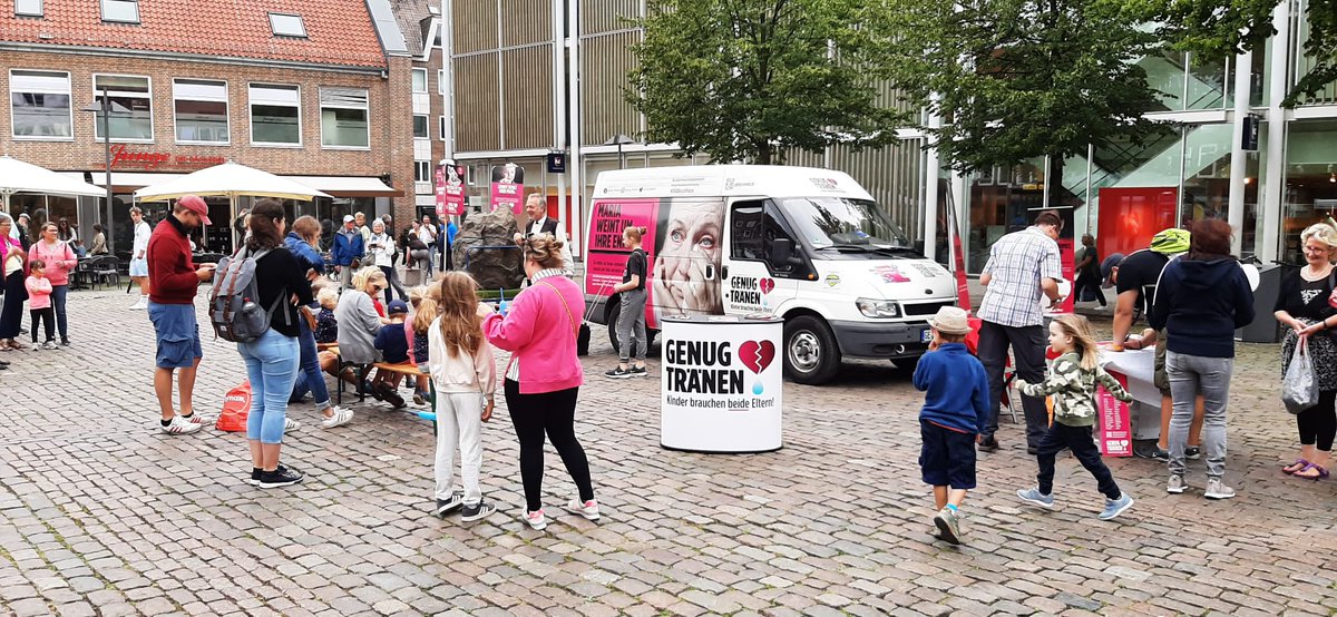 Genug_Traenen (@genugtraenen) on Twitter photo Genug Tränen, aktuell in der Hansestadt Lübeck auf dem Markt.
Unsere Petition braucht auch DEINE Unterschrift!
genug-traenen.de/aktion/petitio…
#GenugTränen
#ElternKindEntfremdung stoppen!
#2023istSchluss
<a href="/lisapaus/">Lisa Paus, MdB</a> @BMFSFJ
<a href="/MarcoBuschmann/">Marco Buschmann</a> @bmj_bund
<a href="/ndr/">NDR.de</a> Genug Tränen, aktuell in der Hansestadt Lübeck auf dem Markt.
Unsere Petition braucht auch DEINE Unterschrift!
genug-traenen.de/aktion/petitio…
#GenugTränen
#ElternKindEntfremdung stoppen!
#2023istSchluss
<a href="/lisapaus/">Lisa Paus, MdB</a> @BMFSFJ
<a href="/MarcoBuschmann/">Marco Buschmann</a> @bmj_bund
<a href="/ndr/">NDR.de</a>