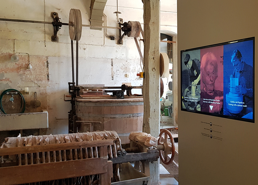 Wie sich Tradition und Moderne verbinden lassen, demonstriert die Bauhaus-Töpferei #Dornburg. Hier haben wir einen #MultimediaGuide auf #NFC-Chip-Basis realisiert, der interaktiv durch die Ausstellung führt: vst-pro.de/referenzen/ref…

#VST #Medientechnik