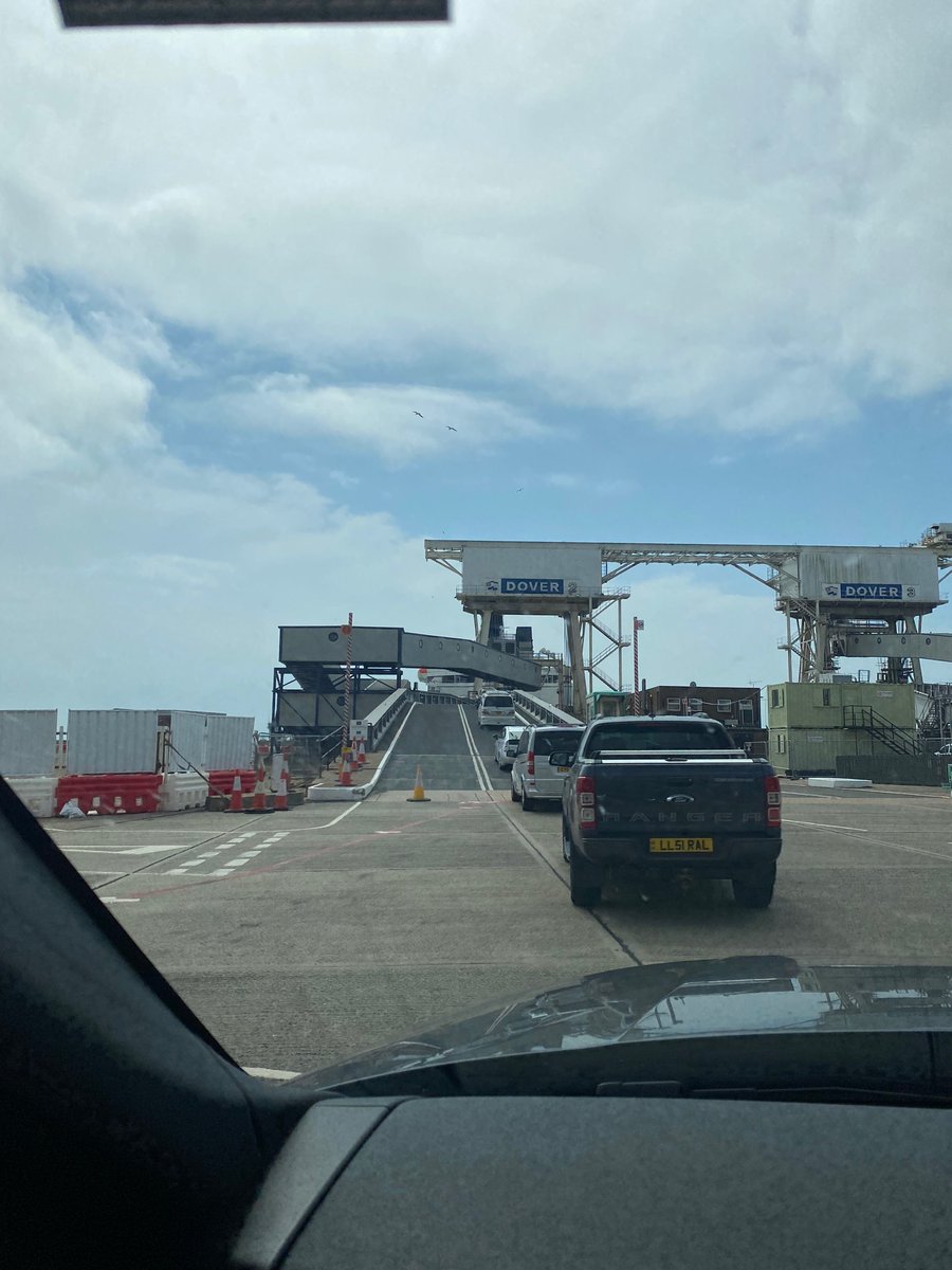 heidi21cornwall's tweet photo. Update
3 1/2 hour queue to get to the port through Dover (1/2 a mile)
1 1/4 hour from entering the dock to reaching boarder control
5minute @dfds_uk check in and then wait for next ferry at 12
Total 6 1/2 hours 
Hope this helps
@DFDSUKUpdates @Port_of_Dover https://t.co/KUfit6Mj44