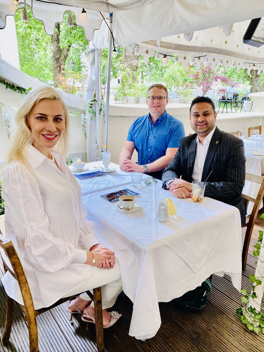 AbdulBasit4777's tweet photo. Lovely to meet my good friend HSH Princess Angelika Jarosławska Sapieha, International Peace Ambassador, Humanitarian, Philanthropist, Antilandmine Activist, Entrepreneur from Poland.   I presented my book #ReEngineeringHappiness She’ll be joining #WHDs #TrilateralGlobalSummit. https://t.co/QGuDBMauk7