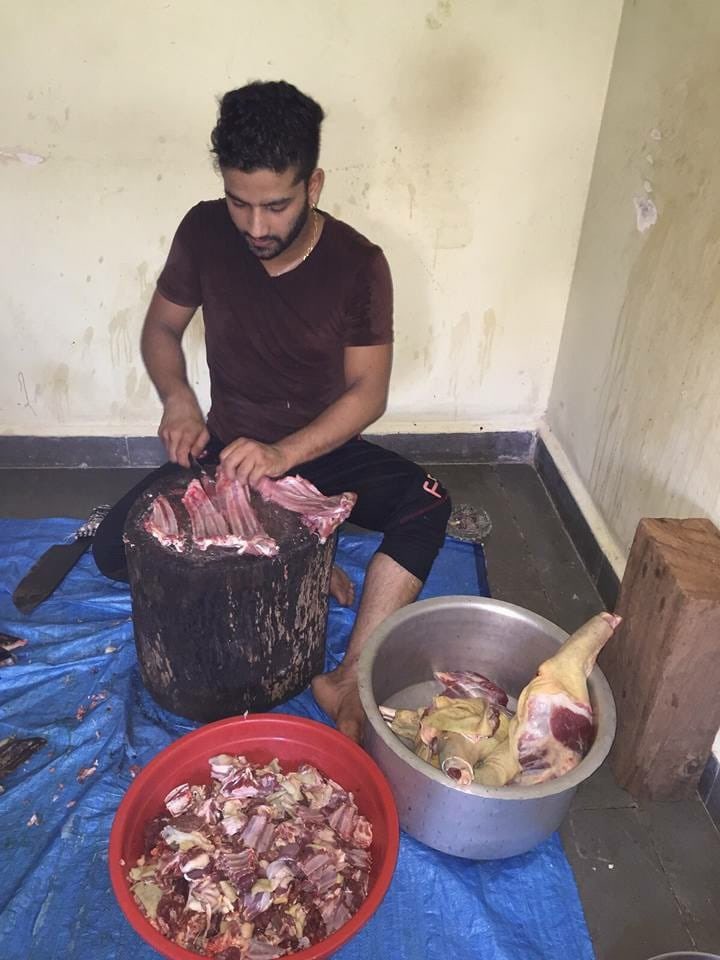 pfaindia's tweet photo. This man Salim sells “DOG MEAT BRIYANI” 

Location : Bhalaswa Dairy Chowk, Delhi. 

We need your help in getting him arrested. Please tag @DelhiPolice @ArvindKejriwal @CMODelhi @DCPNEastDelhi and ask them arrest Salim. 

#justice #animallovers https://t.co/qbOjqTeIaW