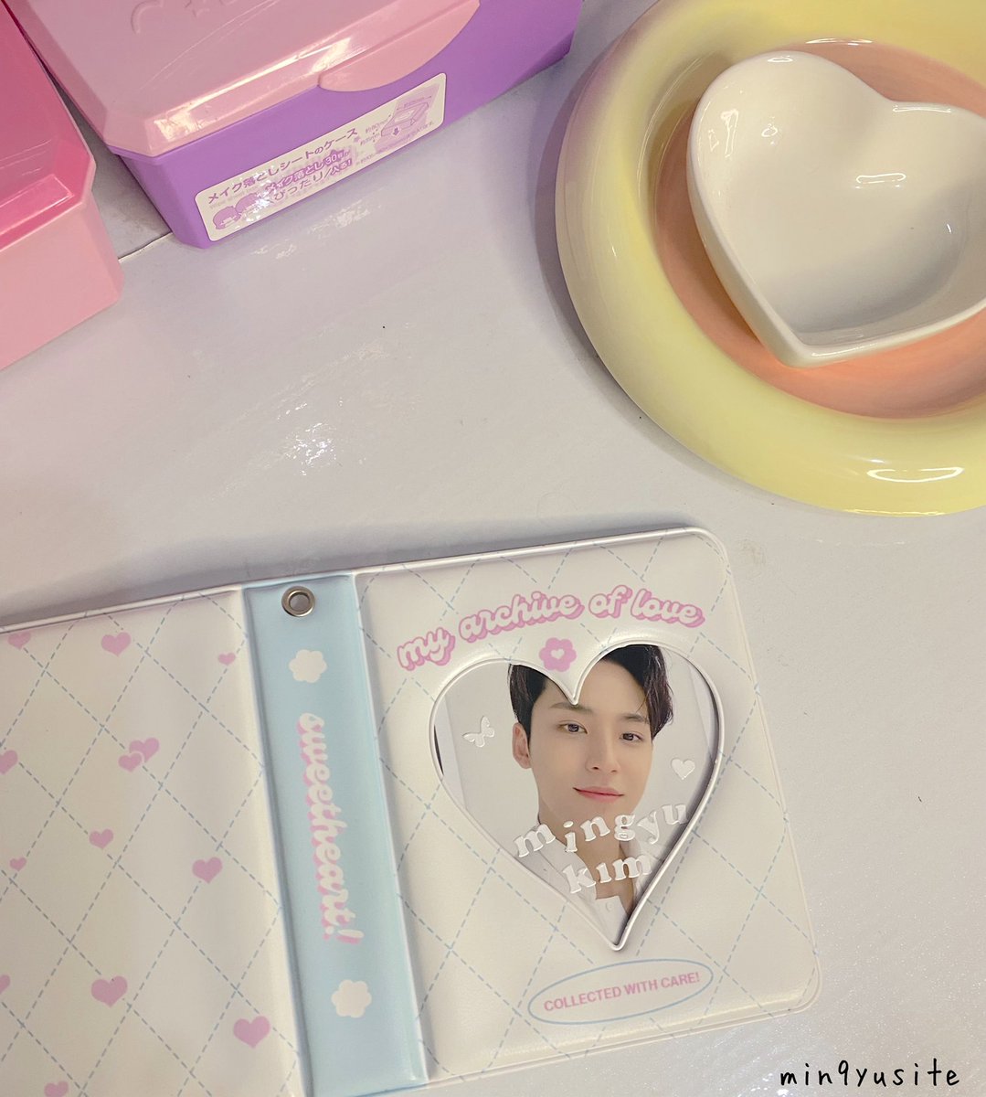 min9yusite's tweet photo. wts lfb ph 🎀

archive of love collect book 380 php

• 9/10 condi | onhand 
• pp sleeves 
• payo or 3 days res
• originally bought for 500 
• can send more pics thru dms 

🏷 wts lfb 2p collect book sanrio holder macaron binder 1p collectbook collbook photocard pink white https://t.co/4IZIfP3N7i