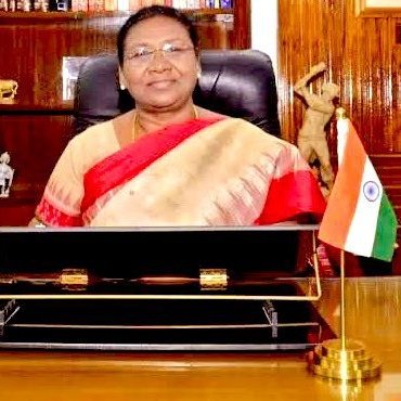 Dropadimurmu6's tweet image. देश की प्रथम आदिवासी महिला राष्ट्रपति के रूप में मुझे अवसर प्रदान करने के लिए देश की जनता-जनार्दन का ह्रदय से आभार, धन्यवाद🙏