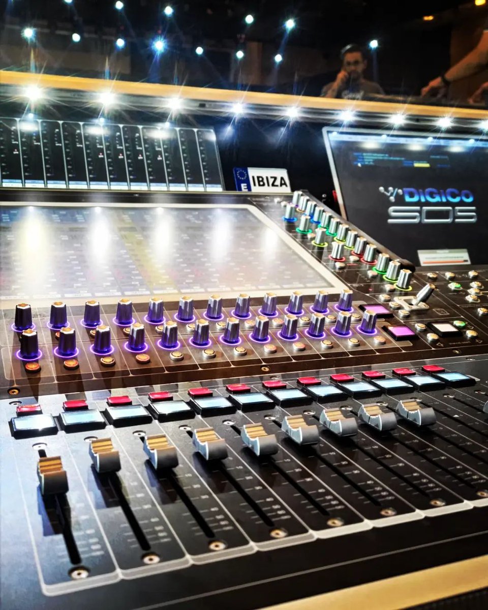 Zooming in on those faders this #DiGiCoFaderFriday 🙌 Thanks for tagging us in this great shot of the SD5 Joel Dcruz (📷: Christopher A Dsouza) #DiGiCo #MixingConsole #DigitalMixingConsole #SoundEngineer #Mixing #MixingEngineer #FaderFriday #LiveSound #FaderFriday