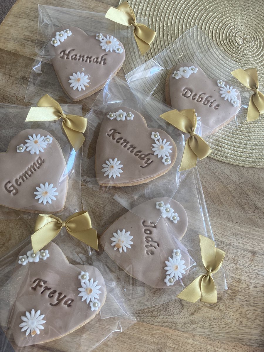 Miss Burrows tweet media