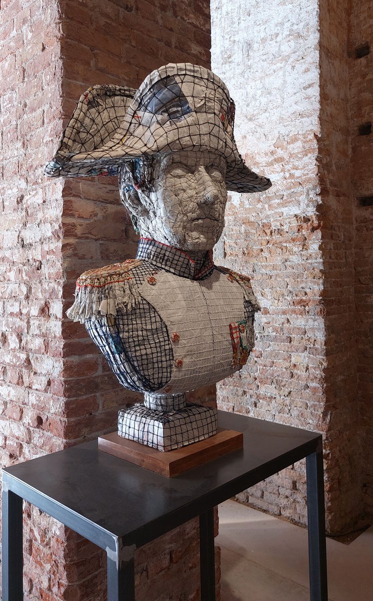 brababella's tweet photo. #VeniceArtBiennale2022 – “#Lion of St. Marc / #Napoleon” by #Marcelot
More pics at: https://t.co/uFHDyjGFeC
#venicebiennale #BiennaleArte2022 #biennaledivenezia #installationview #leonedisanmarco #leone #venice #venezia #contemporaryart #artecontemporanea @marcelot_art https://t.co/aKzJqsA28M