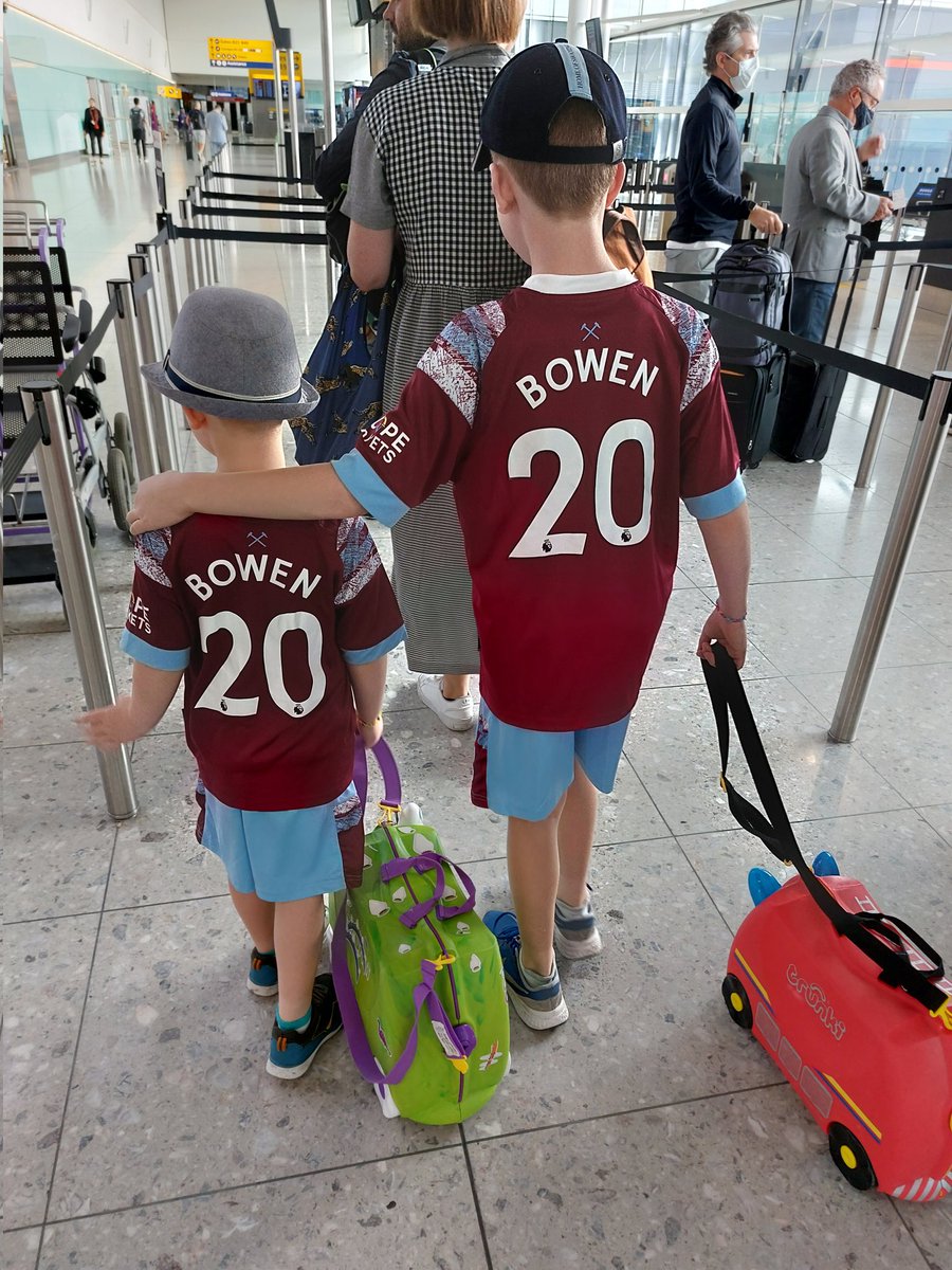 gregsyboy's tweet photo. Lisbon bound... COYI ⚒️ @_JarrodBowen https://t.co/uIDHOYMgGY