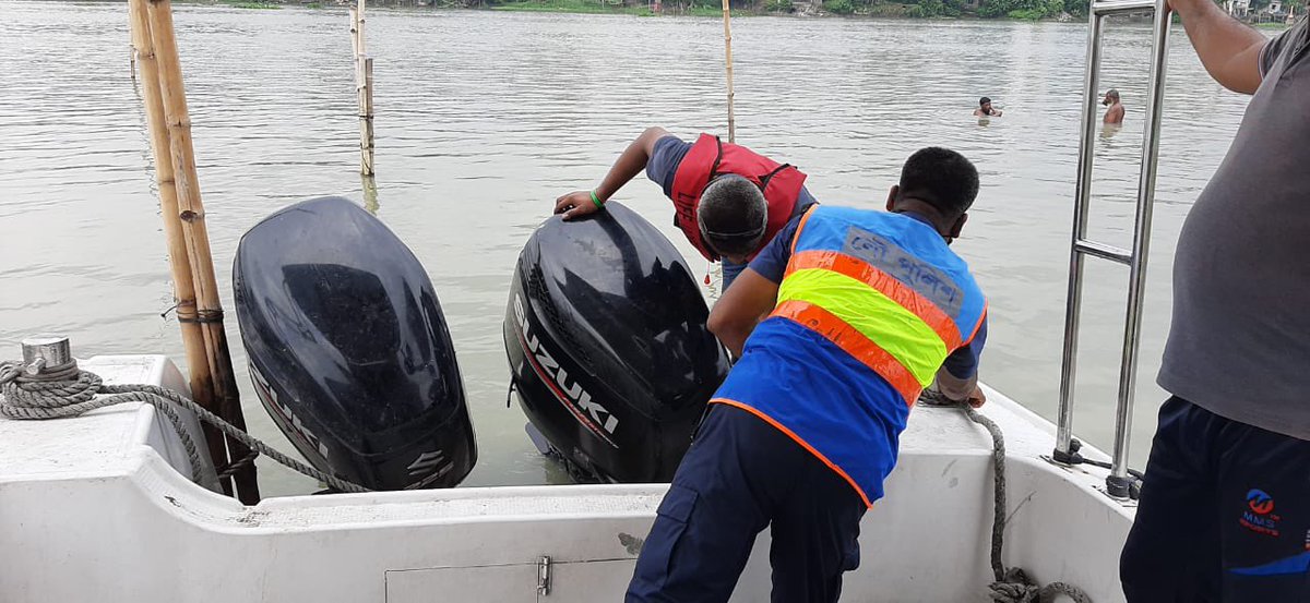 UNODC_BMB's tweet photo. #KeepingRiversSafe🌊 @UNODC_MCP in #Bangladesh 🇧🇩 conducted preventative boat maintenance for the #RiverPolice, as part of UNODC's efforts to ensure optimal functioning on law enforcement assets to prevent illicit activity in rivers!
Supported by @StateINL🇺🇲
@MiwaKatoEmpower https://t.co/Jud6dEdMKf