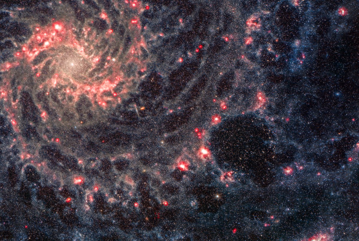 Alyssa A. Goodman (@alyssaagoodman) on Twitter photo apod.nasa.gov/apod/ap220722.…
The big empty round places in this amazing new <a href="/NASAWebb/">NASA Webb Telescope</a> image of M74 are likely to be giant cavities caused by many supernovae going off together, and they "trigger" more star formation (red blobs) around cavity edges. <a href="/apod/">Astronomy Picture of the Day</a> caption gives link to compare apod.nasa.gov/apod/ap220722.…
The big empty round places in this amazing new <a href="/NASAWebb/">NASA Webb Telescope</a> image of M74 are likely to be giant cavities caused by many supernovae going off together, and they "trigger" more star formation (red blobs) around cavity edges. <a href="/apod/">Astronomy Picture of the Day</a> caption gives link to compare