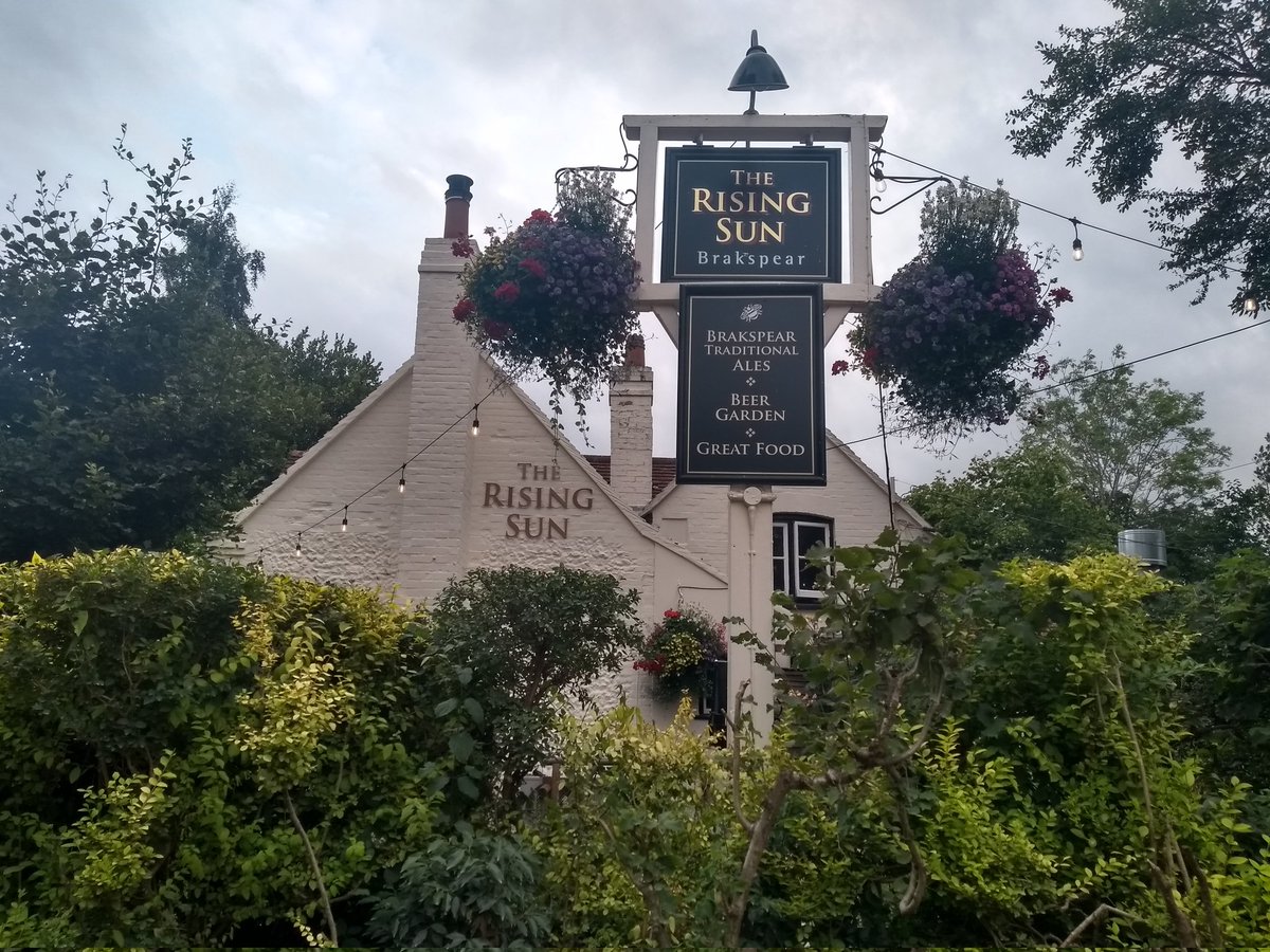 Presenting our Summer Pub of the Season to Kate at the Rising Sun, Witheridge Hill. 
A lovely <a href="/BrakspearPubs/">Brakspear Pubs</a> country pub.