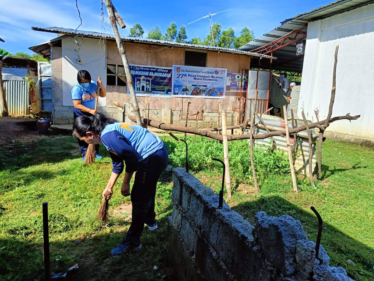 stacruzpnp's tweet photo. CLEAN UP DRIVE at Muslim Compound together with Muslim Advocacy groups https://t.co/afOtLQ1IqU