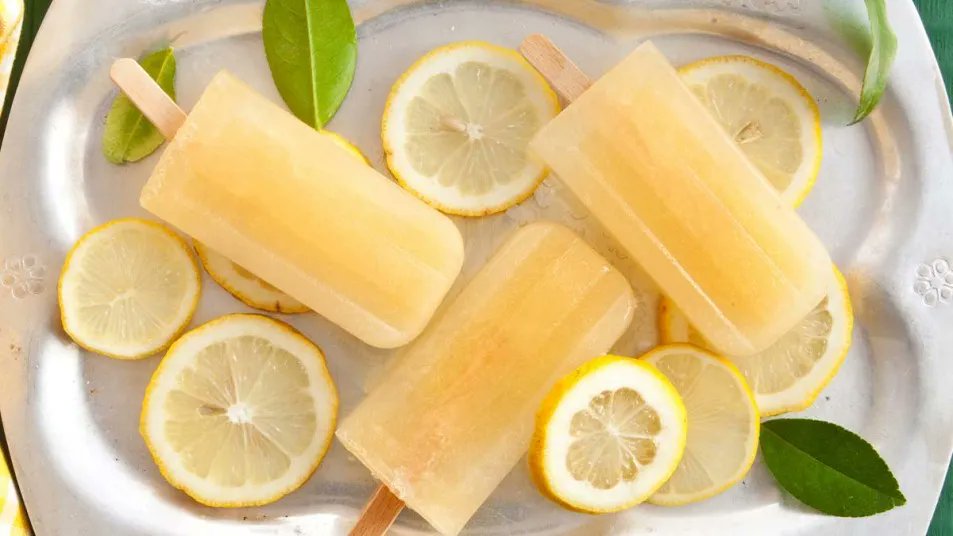 Keep cool in the heat with these honey &amp; lemon popsicles! 🍋 buff.ly/3B16yrl #honeyrecipes
